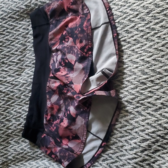 Lulumelon shorts athletica - Picture 3 of 7